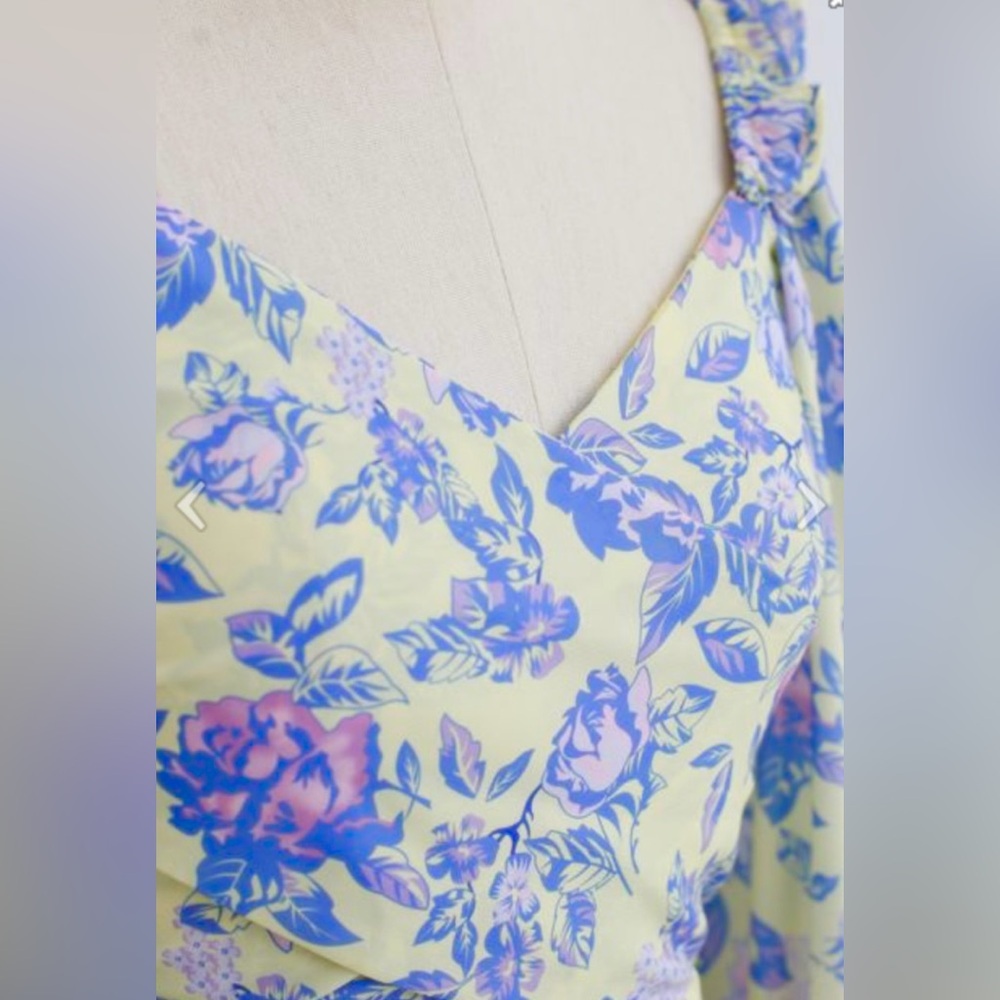 Strangers & Lovers Floral Wrap Crop Top Puff Sleeve Tieβ Front Size S Romantic - Picture 7 of 11